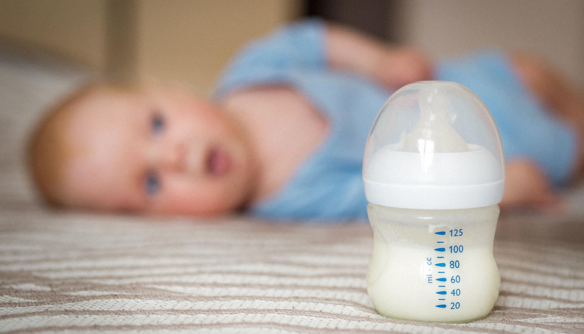 biberón leche fórmula